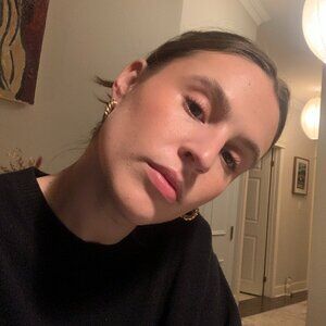 Meet your Posher, Alma